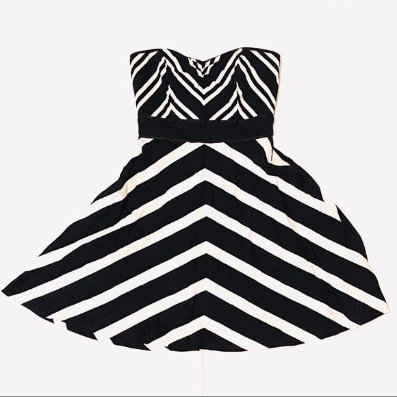 Modcloth Chevron the Dance Floor Strapless Dress - Picture 1 of 4